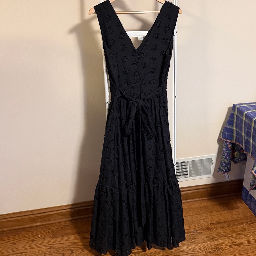 Elie Tahari black sleeveless eyelet maxi dress with deep v - size 12 - Picture 3 of 5